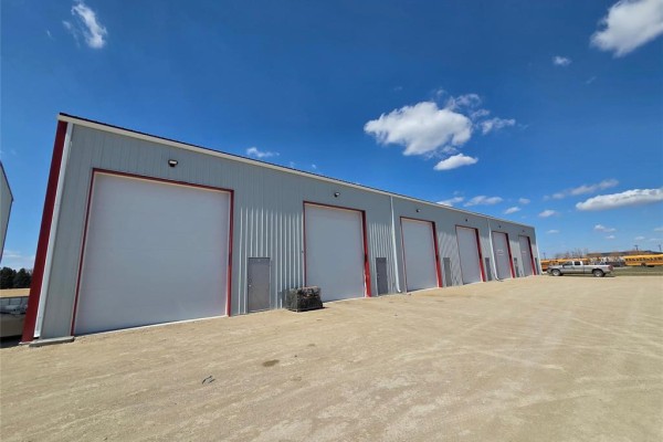 E1-e4 33 Tower Avenue, Steinbach, MB R5G0B8 Photo 2