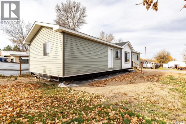 Bedroom - E18 1455 9th Avenue Ne, Moose Jaw, SK S6J1C6 Photo 4
