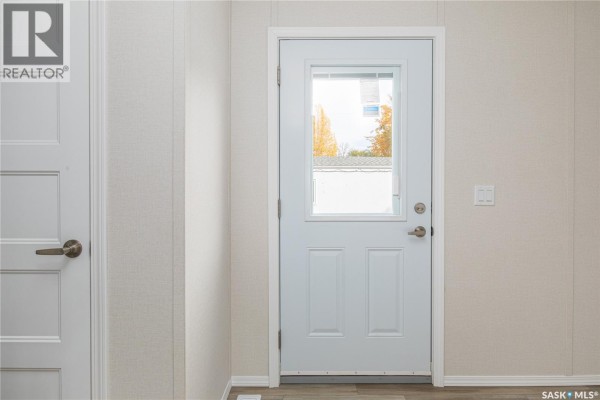 Living room - E19 1455 9th Avenue Ne, Moose Jaw, SK S6J1C6 Photo 5