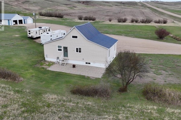 Living room - East Craik Acreage, Craik, SK S0G0V0 Photo 4