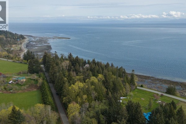 East Rd, Denman Island, BC V0R1T0 Photo 4