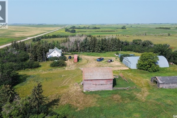 Living room - Eidem Estate, Saskatchewan Landing Rm No 167, SK S0N2P0 Photo 2