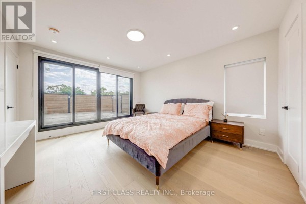 Ensuite 1 - 431 Roxton Road, Toronto, ON M6G3R5 Photo 5