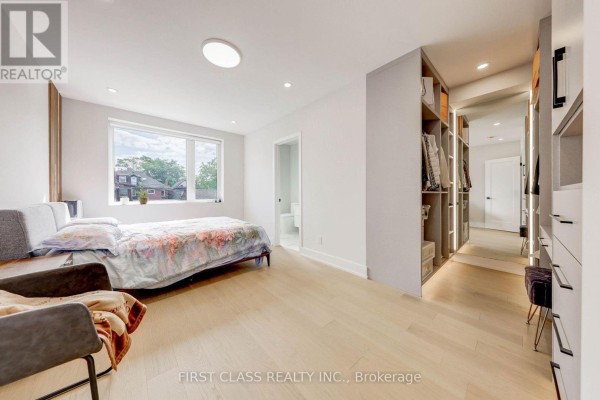 Ensuite 2 - 431 Roxton Road, Toronto, ON M6G3R5 Photo 5