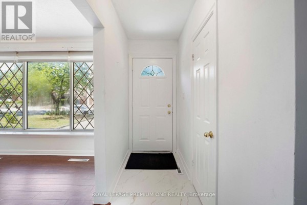 Bedroom - Entire - 139 Mckee Avenue, Toronto, ON M2N4C5 Photo 2