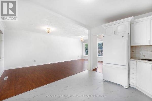 Primary Bedroom - Entire - 139 Mckee Avenue, Toronto, ON M2N4C5 Photo 5