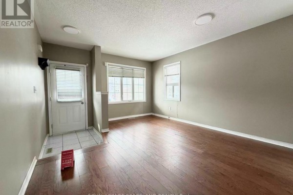 Laundry room - Entire Property - 367 Marble Place, Newmarket, ON L3X2P1 Photo 2
