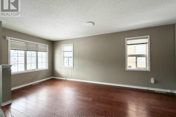 Dining room - Entire Property - 367 Marble Place, Newmarket, ON L3X2P1 Photo 3