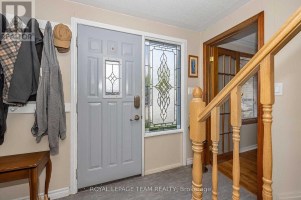 Primary Bedroom - F - 1516 Beaverpond Drive, Ottawa, ON K1B3R9 Photo 5