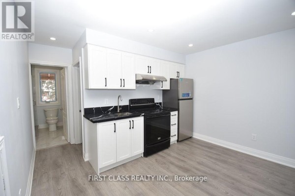 Front - 319 Senlac Road, Toronto, ON M2R1R2 Photo 4