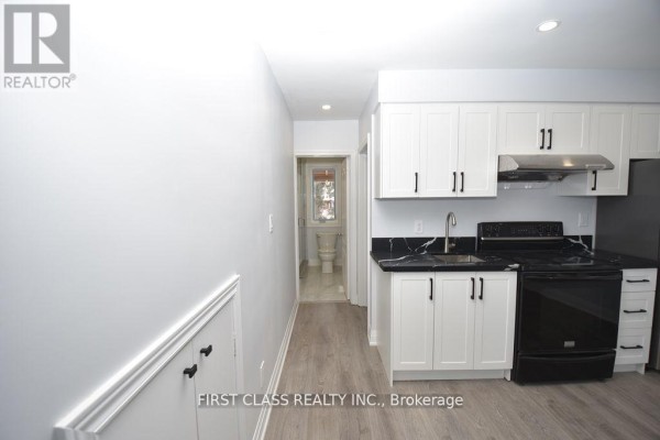 Front - 319 Senlac Road, Toronto, ON M2R1R2 Photo 5