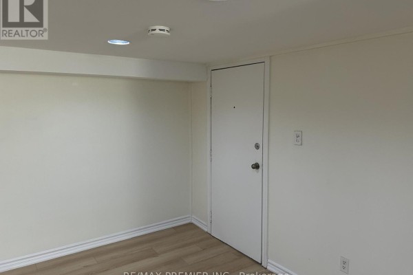 G - 1342 Pape Avenue, Toronto, ON M4K3X2 Photo 5