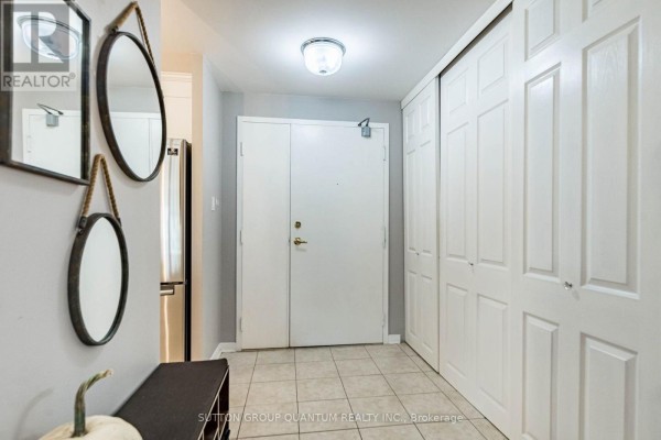Living room - G-12 - 6720 Glen Erin Drive, Mississauga, ON L5N3K8 Photo 2
