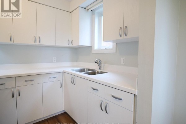 Kitchen - G2 - 50 Third Street, Orangeville, ON L9W2B1 Photo 3