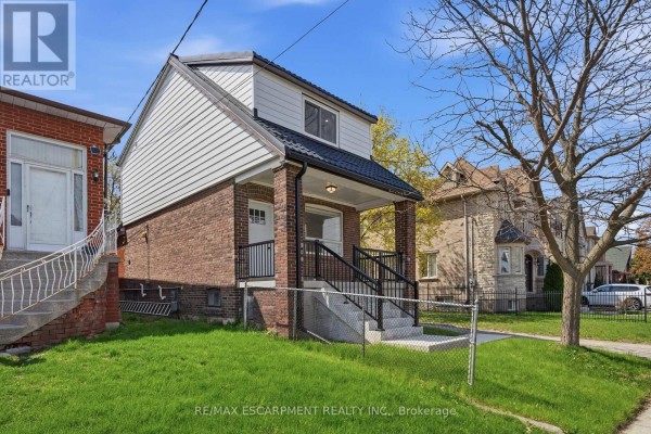 Garage Upper - 1049 Glencairn Avenue, Toronto, ON M6B2B1 Photo 2