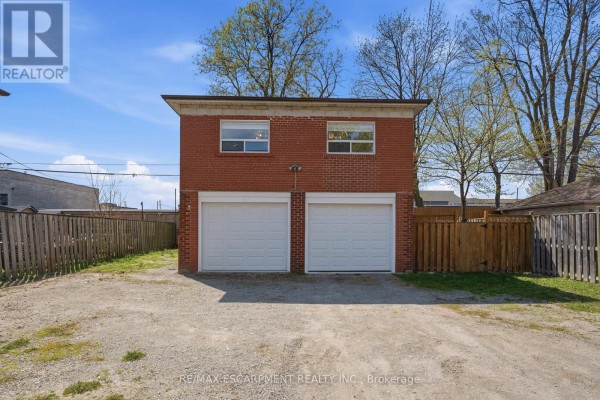 Garage Upper - 1049 Glencairn Avenue, Toronto, ON M6B2B1 Photo 3