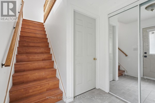 Garage Upper - 1049 Glencairn Avenue, Toronto, ON M6B2B1 Photo 4
