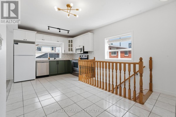 Garage Upper - 1049 Glencairn Avenue, Toronto, ON M6B2B1 Photo 5