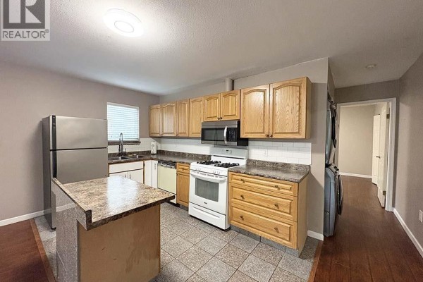 Garden 5225 Canada Way, Burnaby, BC V5E3N4 Photo 4