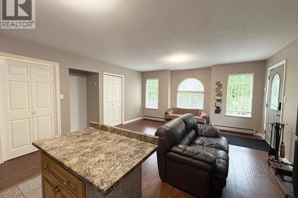 Garden 5225 Canada Way, Burnaby, BC V5E3N4 Photo 5