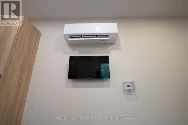 Garden Suite - 23 Ross Street, Toronto, ON M5T1Z8 Photo 4