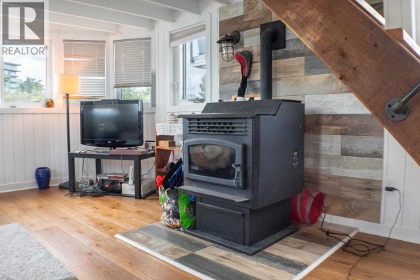 Gnb21-415 W Esplanade Avenue, North Vancouver, BC V7M1A4 Photo 5