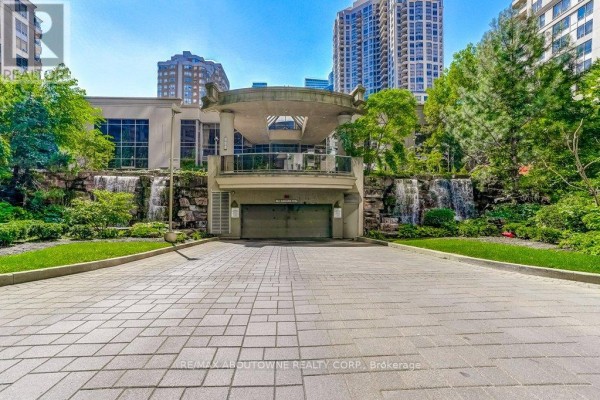 Family room - Gph25 - 3888 Duke Of York Boulevard, Mississauga, ON L5B4P5 Photo 4