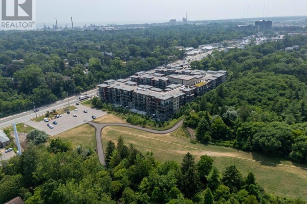 Primary Bedroom - Gr17 - 1575 Lakeshore Road W, Mississauga, ON L5J0B1 Photo 4