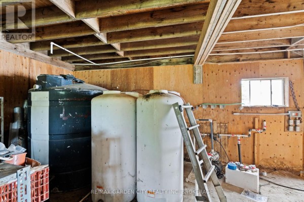 Greenhouse - 53825 Zion Road, Wainfleet, ON L0S1V0 Photo 5
