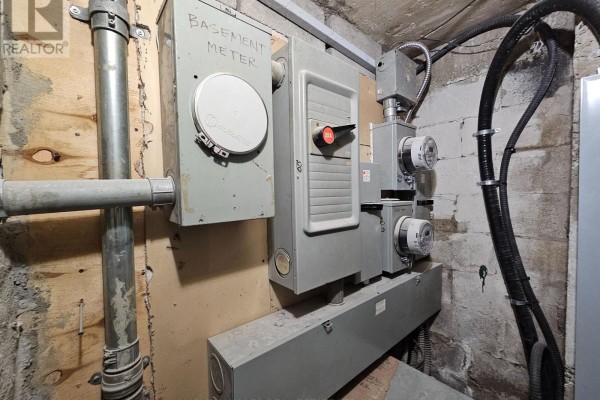 Ground - 2058 Dufferin Street, Toronto, ON M6E3R6 Photo 5