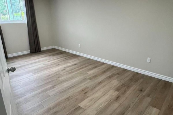 Ground Floor - 118 Hildenboro Square, Toronto, ON M1W1Y3 Photo 2