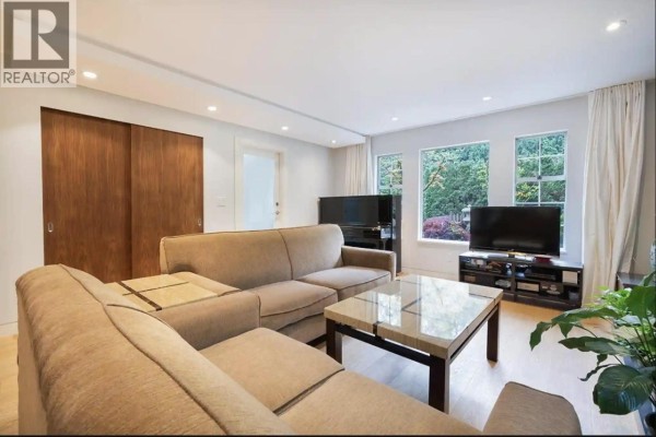 Ground Floor 453x 16th Ave W, Vancouver, BC, photo 2