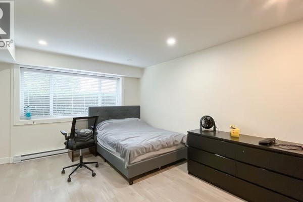 Ground Level 320 E 57th Avenue, Vancouver, BC V5X1S7 Photo 5