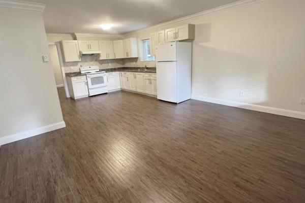 Ground Suite-14000 Wellington Drive, Surrey, BC V3R9H2 Photo 5