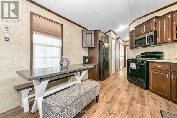 #h23 - 240 Pinewood Park Road, Whitewater Region, ON K0J1Y0 Photo 5