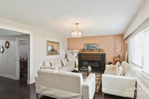 House 11860 75a Avenue, Delta, BC V4C1J9 Photo 4