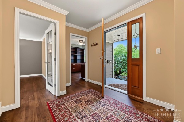 House 14564 18a Avenue, Surrey, BC V4A8A4 Photo 2