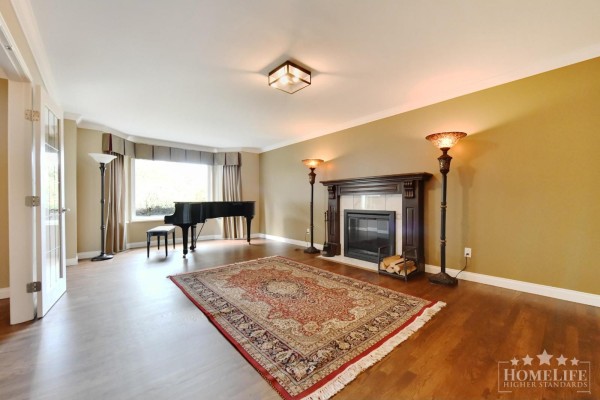 House 14564 18a Avenue, Surrey, BC V4A8A4 Photo 4