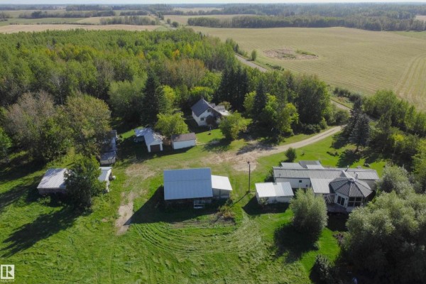 Kitchen - Hwy 763 & Twp Rd 595, Rural Barrhead County, AB T7N1N3 Photo 3