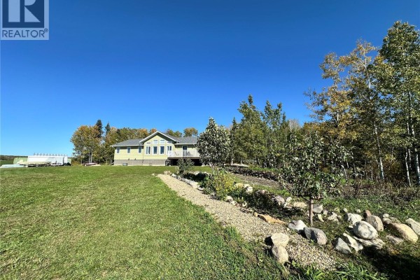 Living room - J&m Christianson Acreage, Hazel Dell Rm No  335, SK S0A3B0 Photo 3