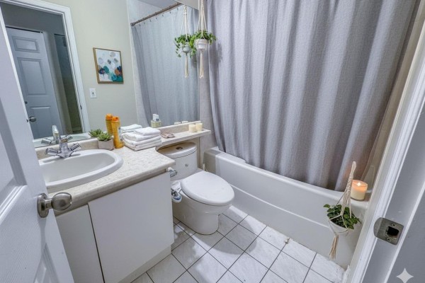 L02 13880 101 Avenue, Surrey, BC V3T5T1 Photo 4