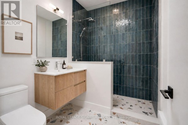 Bedroom - Laneway - 390 Palmerston Boulevard, Toronto, ON M6G2N6 Photo 4