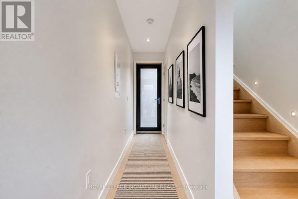 Laneway - 390 Palmerston Boulevard, Toronto, ON M6G2N6 Photo 5