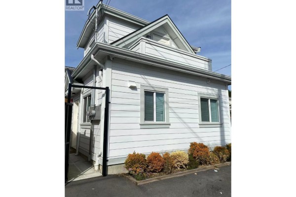 Laneway House-5x E 51th Avenue, Vancouver