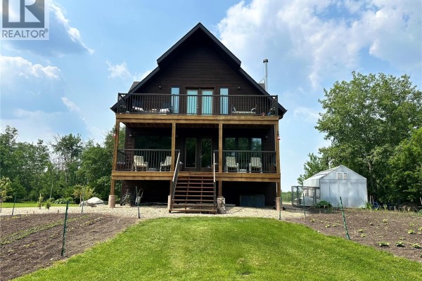 Larson Lake Ranch & Lakefront Property, Larsen Lake, SK S0J2M0 Photo 5