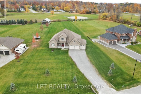 Great room - Lease - 12 Plowright Road, Springwater, ON L9X0A3 Photo 2