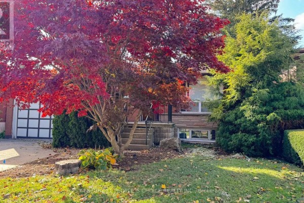 Bathroom - Lease - 122 Rifle Range Road, Hamilton, ON L8S3B6 Photo 3