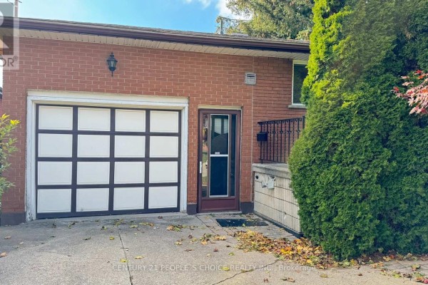 Bedroom 2 - Lease - 122 Rifle Range Road, Hamilton, ON L8S3B6 Photo 4