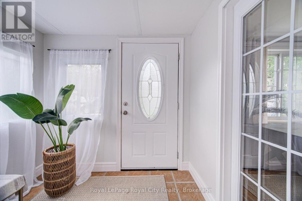 Living room - Leased Lot 570 Sumac Street, Centre Wellington, ON N1M2W5 Photo 4