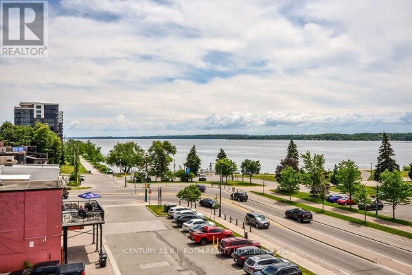 Primary Bedroom - Level 4 - 119 Dunlop Street E, Barrie, ON L4M1A6 Photo 4